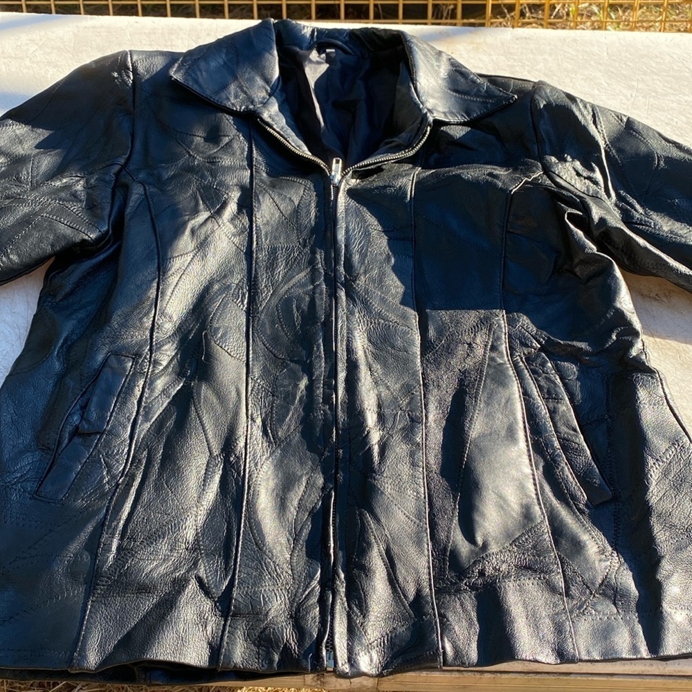 Leather Jacket Black Size Large (Women’s?) Elegant Quiet Luxury